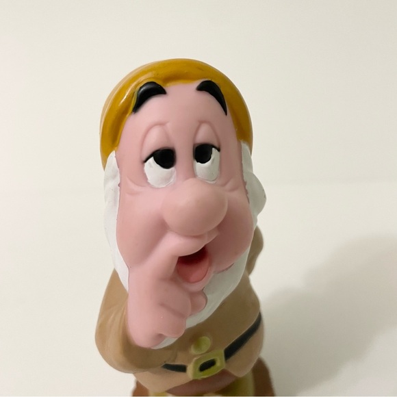 VTG Disney Snow White & Seven Dwarfs Sneezy 5" Rubber/Plastic Figure - Picture 5 of 10